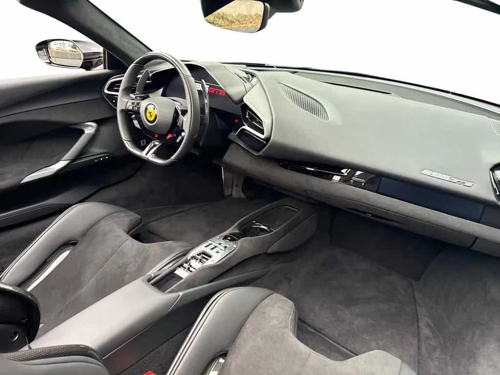 Ferrari 296 GTS *Embleme*Navi*PDC*Klima*Leder* 03/2025-photo-15