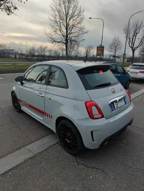 Abarth 500 1.4 Turbo T-Jet 01/2013-photo-10