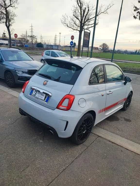 Abarth 500 1.4 Turbo T-Jet 01/2013-photo-11