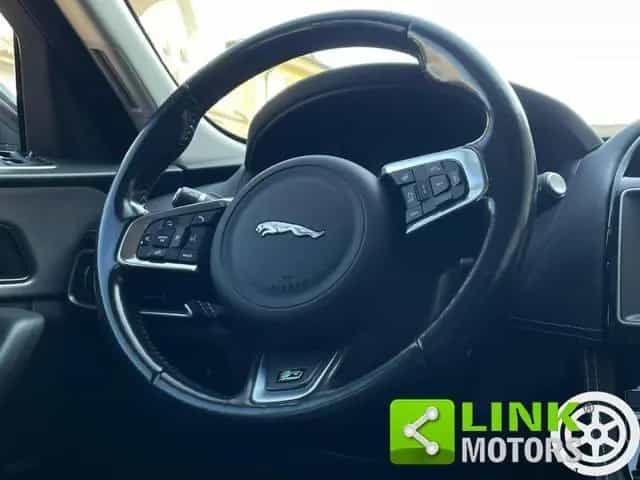 Jaguar F-Pace F-Pace 2.0 D 180 CV AWD aut. R-Sport 05/2016-photo-13