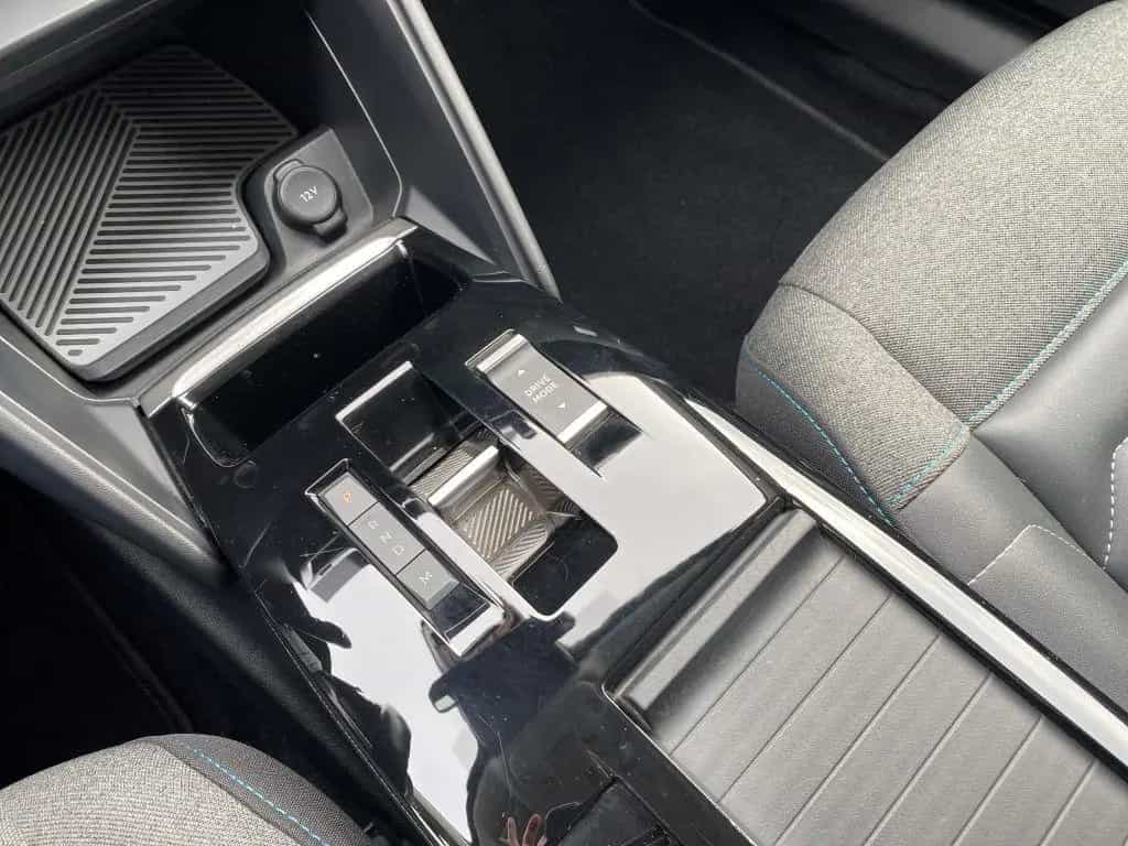 Citroën C4 Benzin 155 Automatik Shine *Winterpak*Nav*LED 10/2021-photo-27