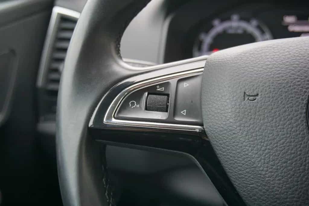 Skoda Karoq 1.0TSI DSG AHK Varioflex PDC SHZ 1 Hd. 03/2018-photo-13