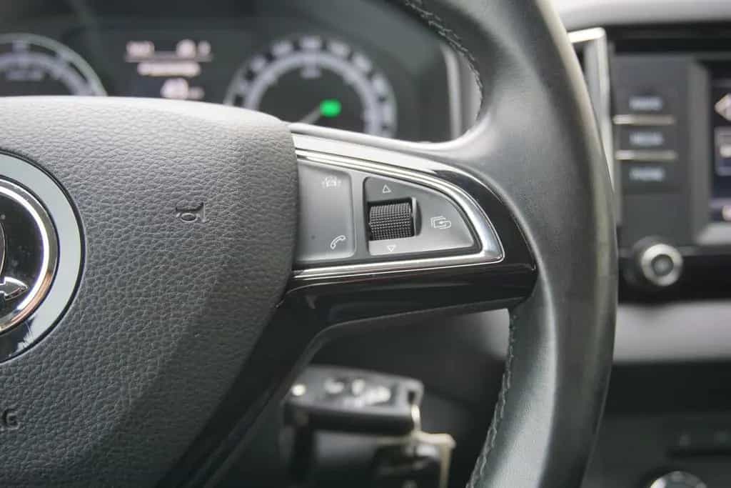 Skoda Karoq 1.0TSI DSG AHK Varioflex PDC SHZ 1 Hd. 03/2018-photo-14