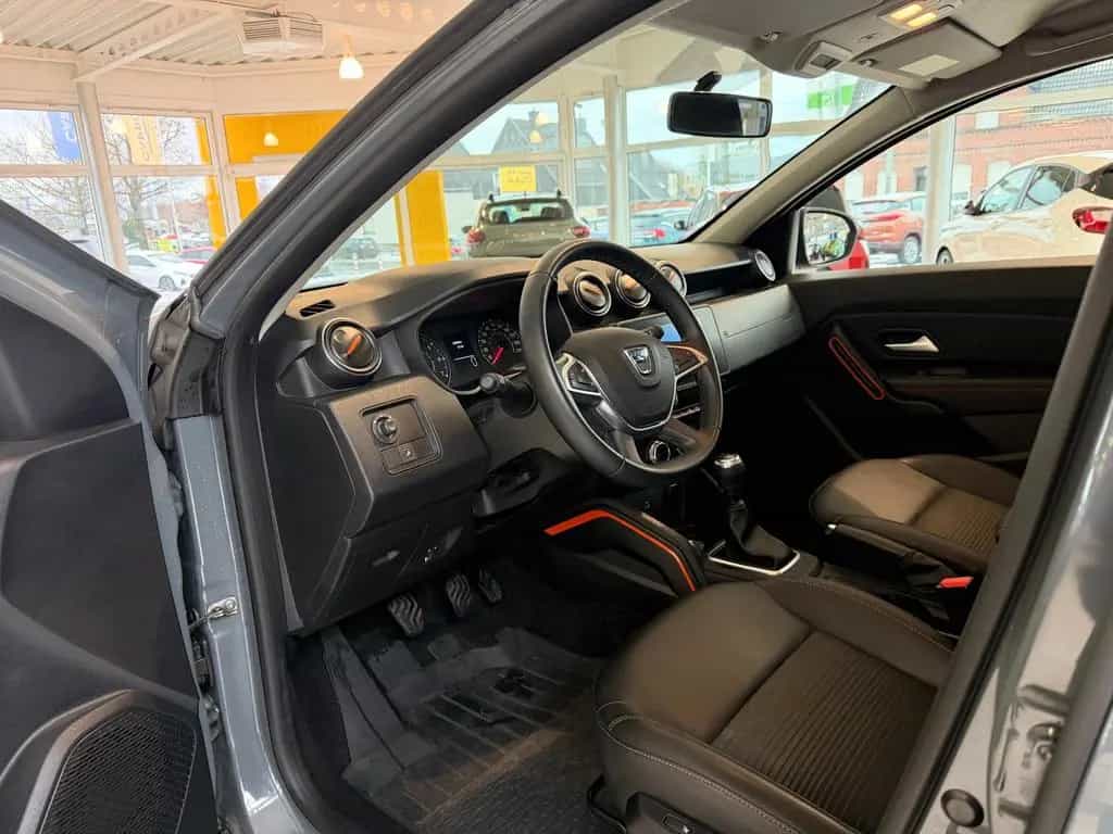 Dacia Duster Extreme TCe 130 Navi MultiView Sitzheiz. 09/2022-photo-11