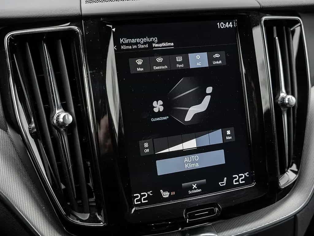 Volvo XC60 D4 R-Design AHK RÜCKFAHRKAMERA H/K 04/2019-photo-13
