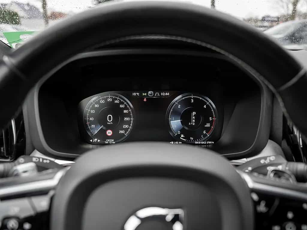 Volvo XC60 D4 R-Design AHK RÜCKFAHRKAMERA H/K 04/2019-photo-18