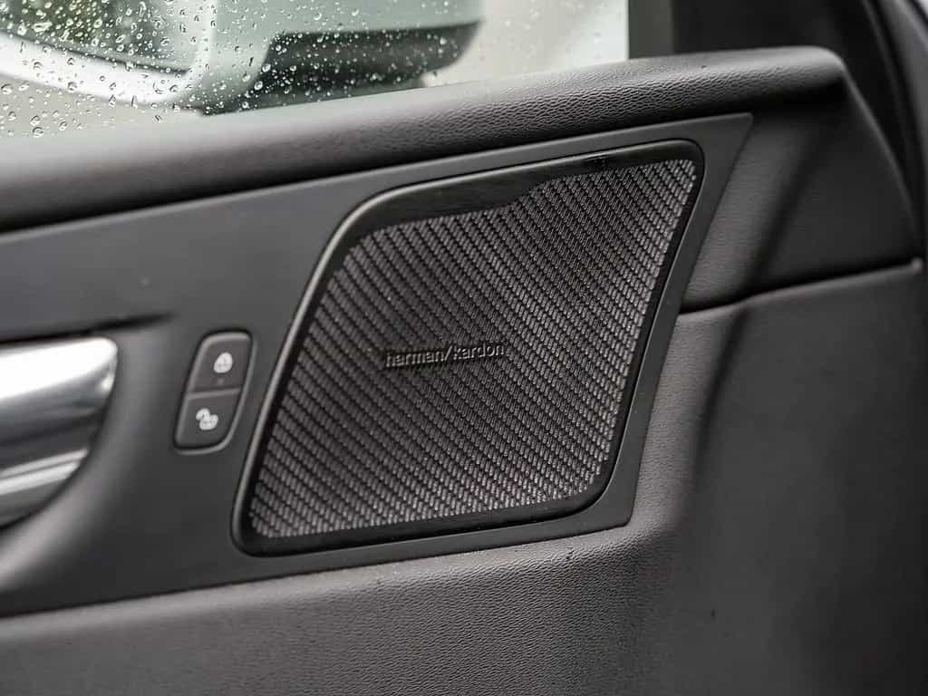 Volvo XC60 D4 R-Design AHK RÜCKFAHRKAMERA H/K 04/2019-photo-21