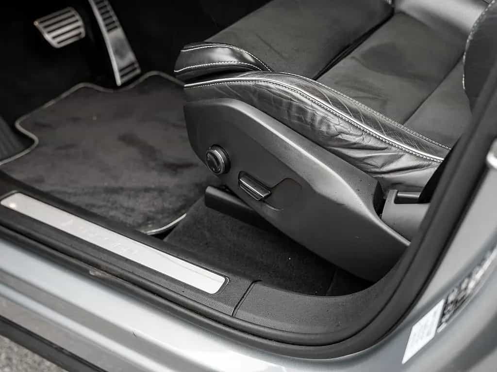 Volvo XC60 D4 R-Design AHK RÜCKFAHRKAMERA H/K 04/2019-photo-22