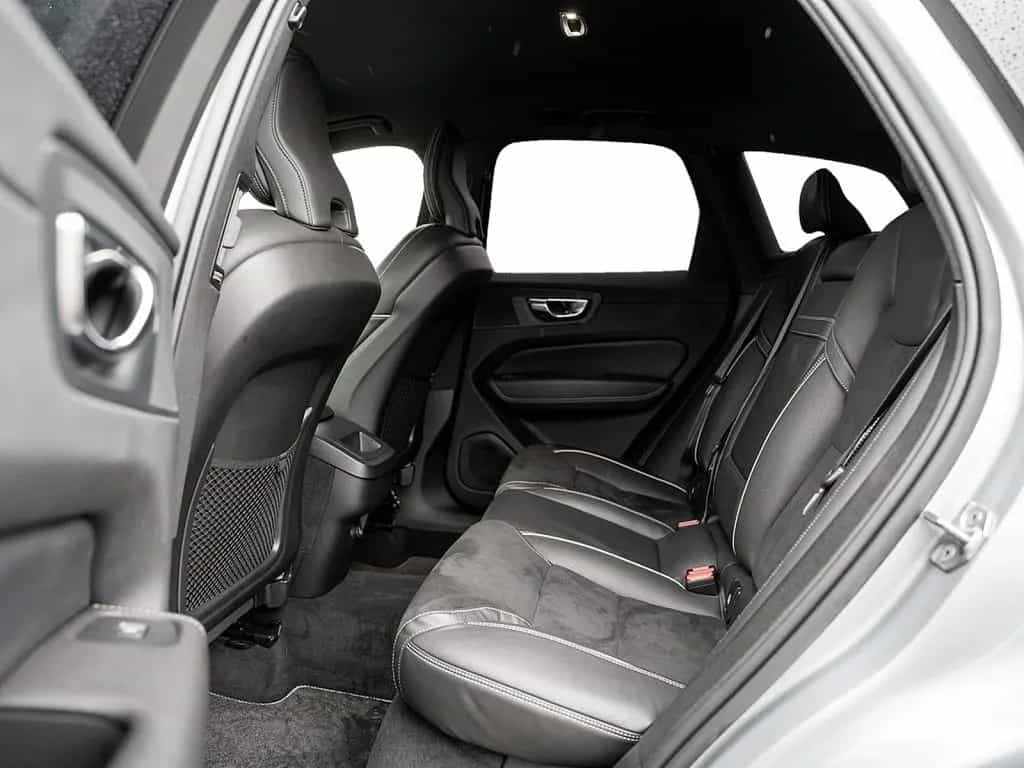 Volvo XC60 D4 R-Design AHK RÜCKFAHRKAMERA H/K 04/2019-photo-7