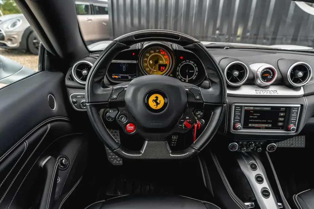 Ferrari California 3.9 V8 T Handling Speciale 02/2017-photo-17