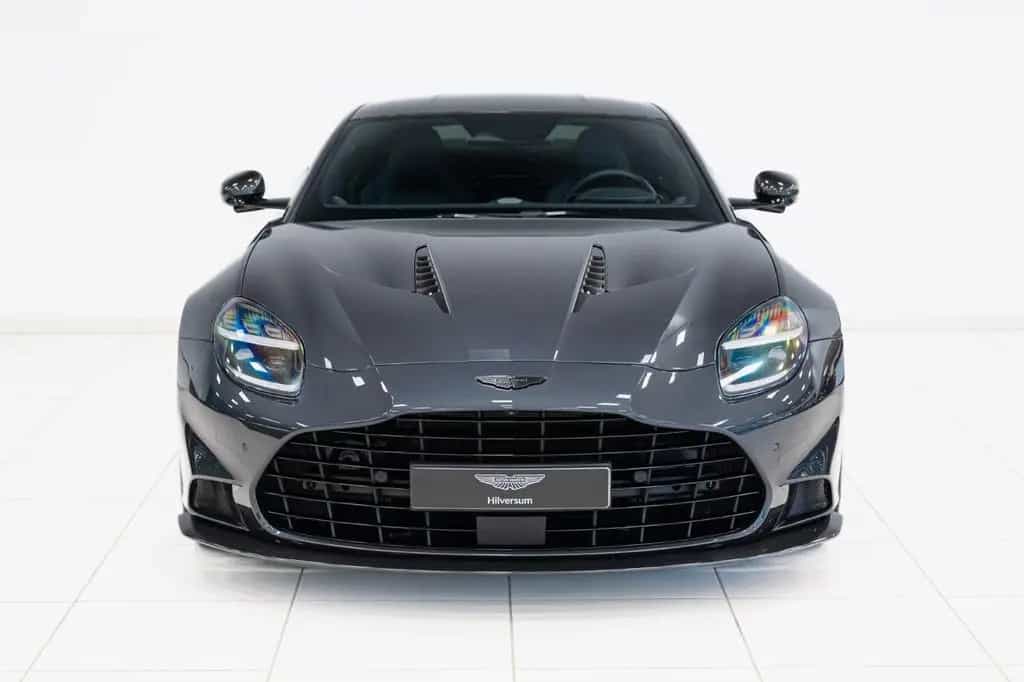 Aston Martin Vanquish Coupe | 25MY | Full Factory Options | 09/2024-photo-8
