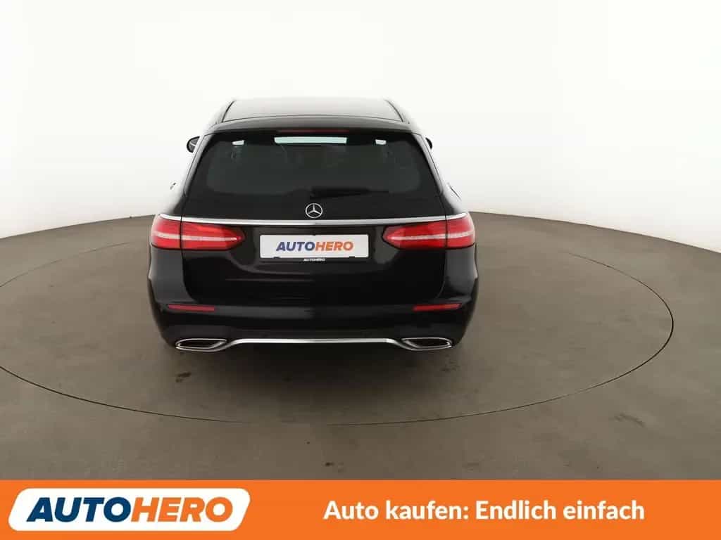 Mercedes-Benz E-Class E-Klasse E 400 d T 4Matic AMG Line Aut.*NAVI*PDC 05/2020-photo-4