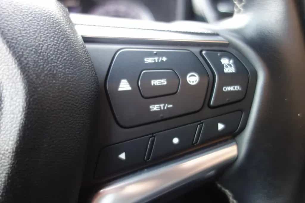 Isuzu D-Max Double Cab 4WD V-CROSS LED/KAM/HARDTOP 03/2023-photo-19
