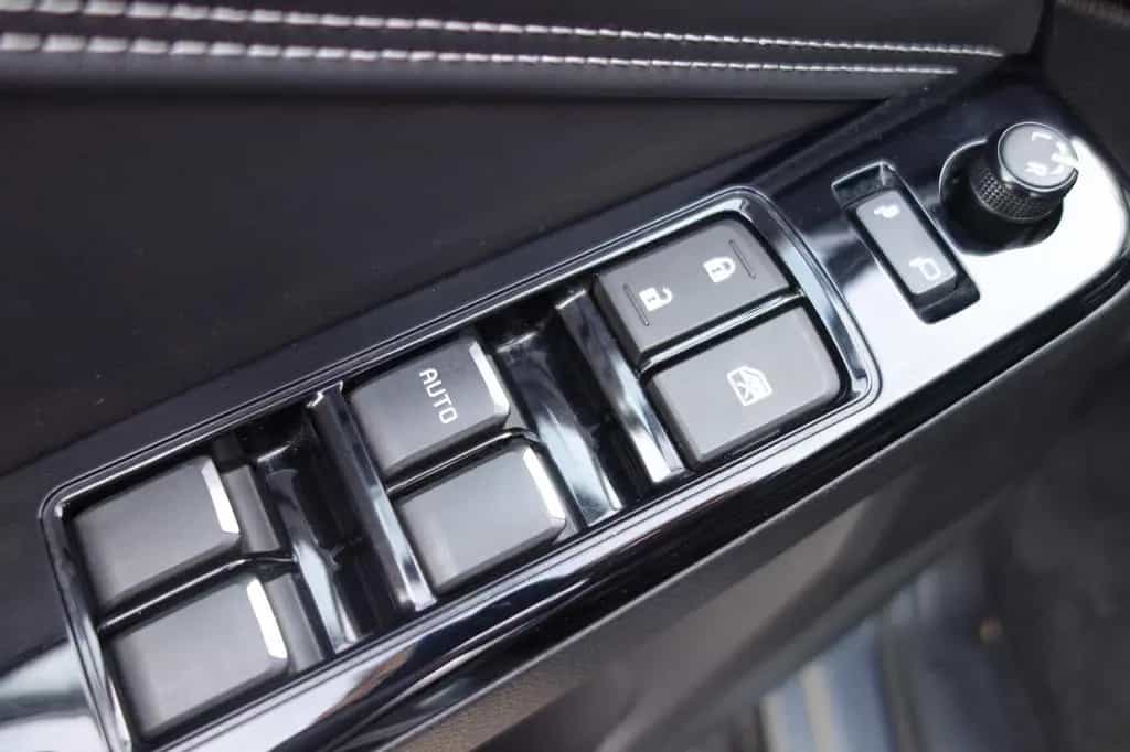 Isuzu D-Max Double Cab 4WD V-CROSS LED/KAM/HARDTOP 03/2023-photo-23