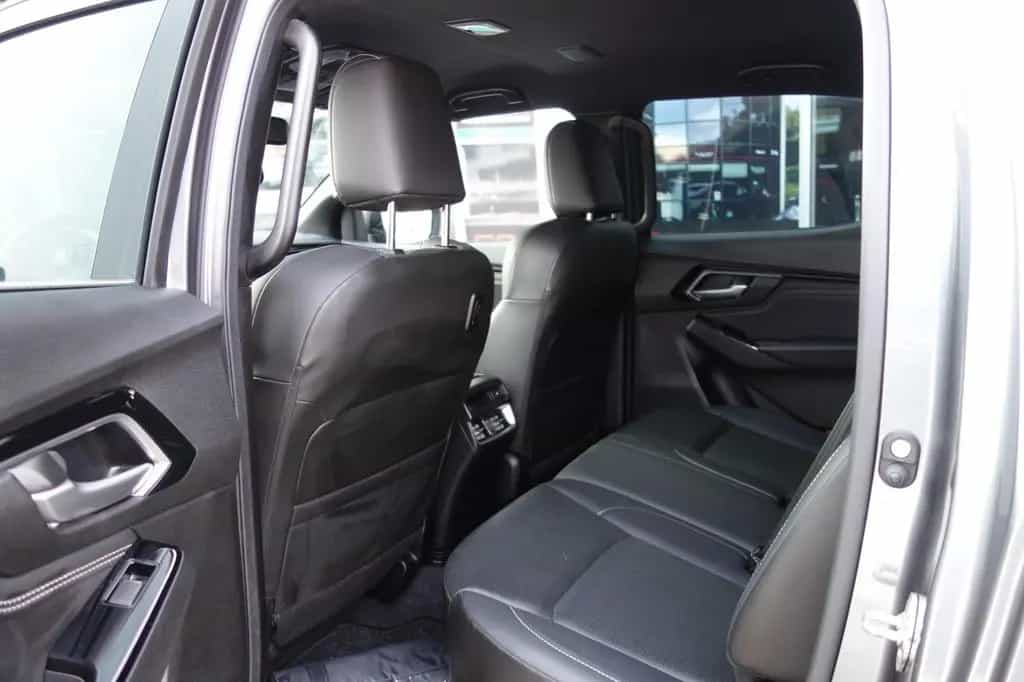Isuzu D-Max Double Cab 4WD V-CROSS LED/KAM/HARDTOP 03/2023-photo-8