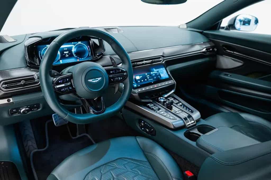 Aston Martin Vanquish Coupe | 25MY | Full Factory Options | 09/2024-photo-10