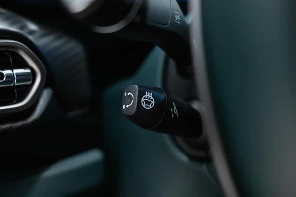 Aston Martin Vanquish Coupe | 25MY | Full Factory Options | 09/2024-photo-11