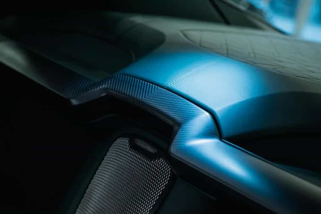 Aston Martin Vanquish Coupe | 25MY | Full Factory Options | 09/2024-photo-16