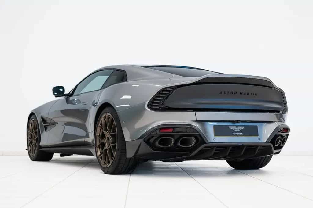 Aston Martin Vanquish Coupe | 25MY | Full Factory Options | 09/2024-photo-2