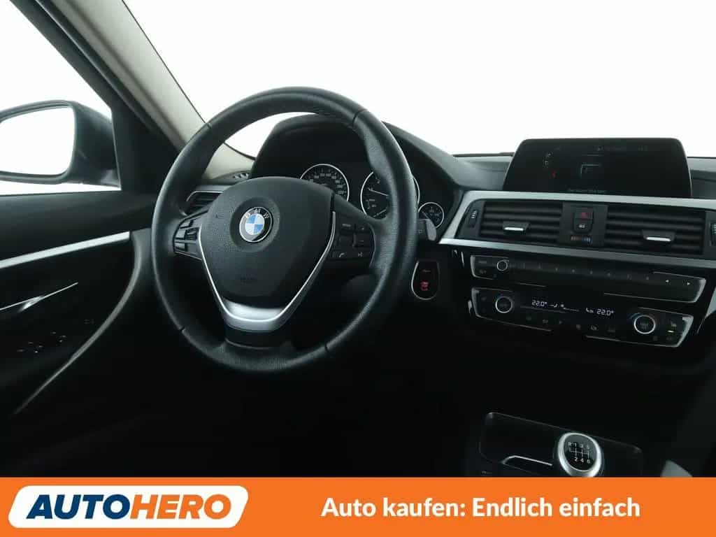 BMW 3 Series 318i Sport Line*NAVI*TEMPO*PDC*SHZ*ALU*KLIMA 05/2019-photo-12