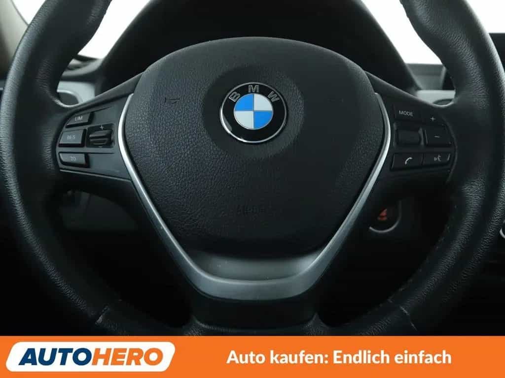 BMW 3 Series 318i Sport Line*NAVI*TEMPO*PDC*SHZ*ALU*KLIMA 05/2019-photo-18