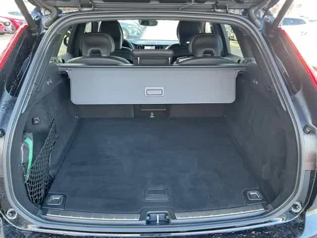 Volvo XC60 B4 Plus Dark 2WD ACC 360° Google BLIS 02/2023-photo-19