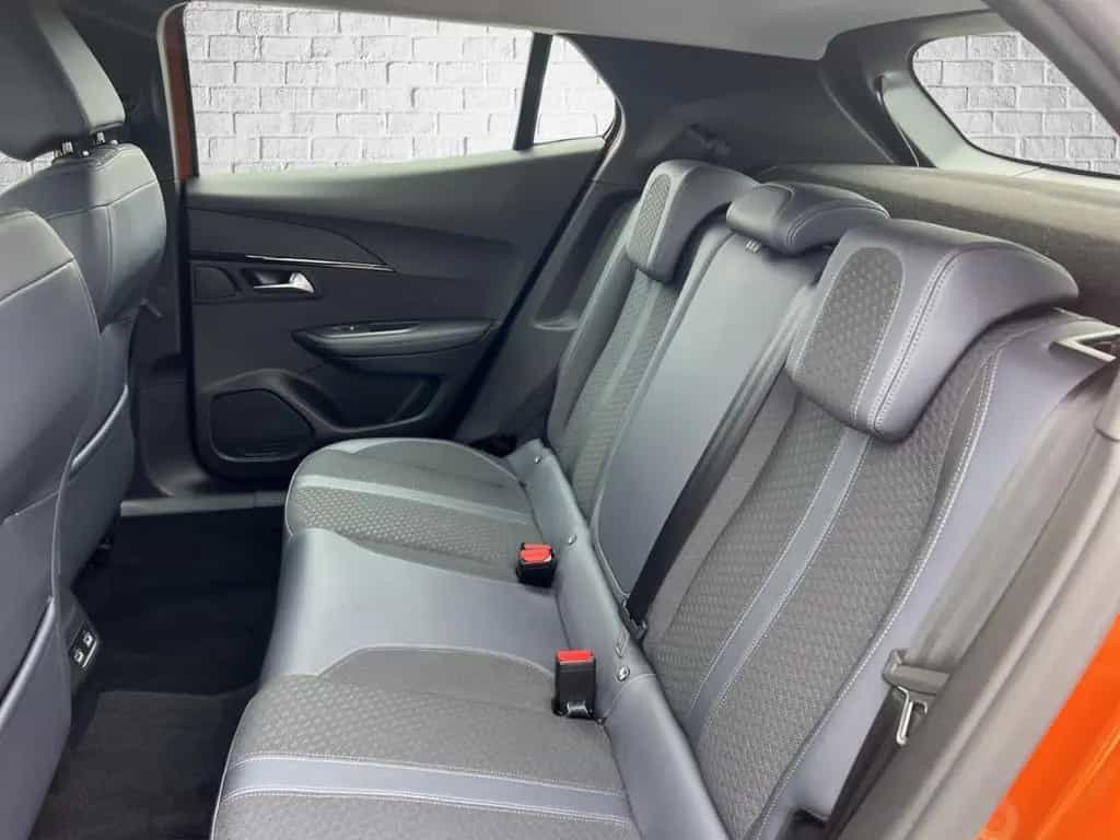 Peugeot 2008 1.2 130 EAT8 Allure NAVI Sitzheizung 06/2020-photo-8