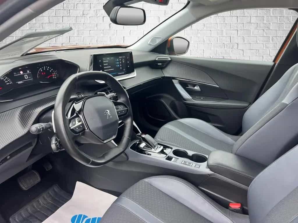 Peugeot 2008 1.2 130 EAT8 Allure NAVI Sitzheizung 06/2020-photo-9