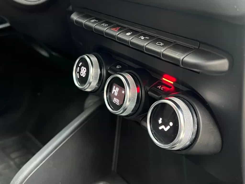 Dacia Duster II Adventure Navi Sitzhzg 360° Kamera App 05/2019-photo-12