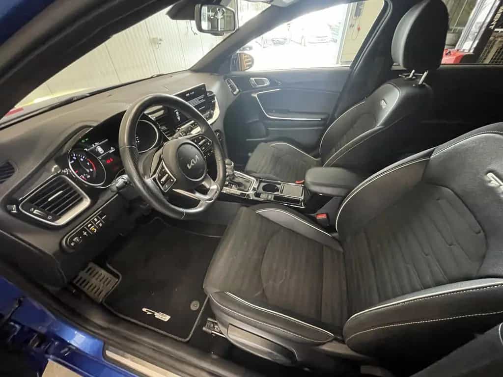 Kia Ceed SW 1.5 T-GDI GT Line 12/2022-photo-16