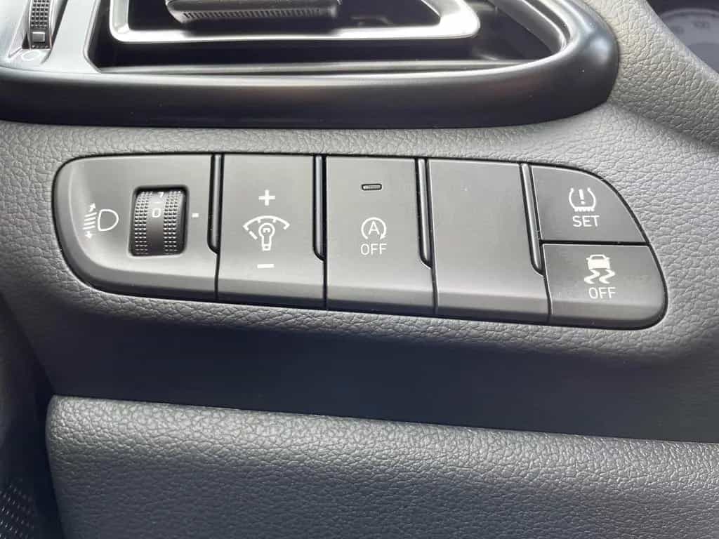 Hyundai i30 FL 5-Trer 1.6 T-GDI N-Line KlimaA*LED*Navi 04/2026-photo-18