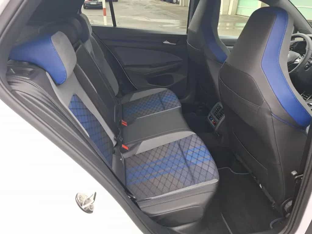 Volkswagen Golf VIII Lim. R 4Motion *MATRIX*NAVI*KESSY*CAM* 08/2022-photo-14