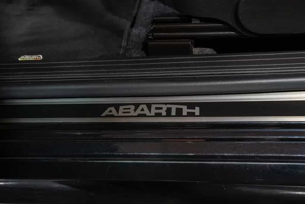 Abarth 500 Cabrio 595 C Pista 03/2025-photo-30
