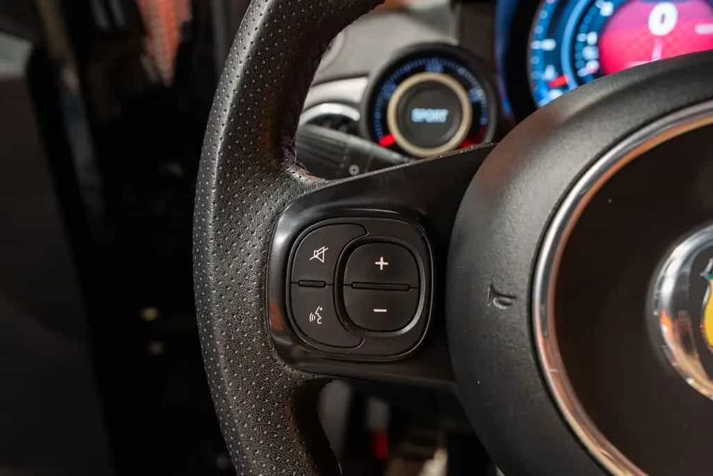 Abarth 500 Cabrio 595 C Pista 03/2025-photo-35