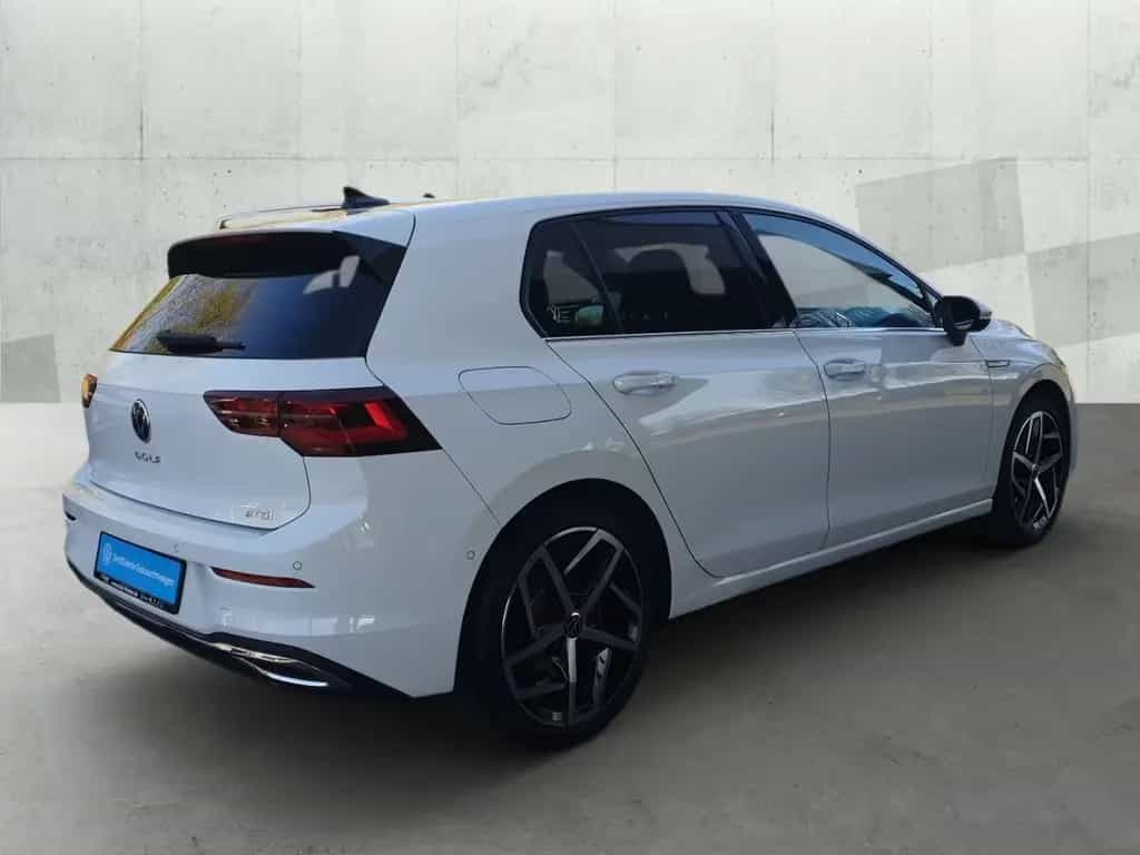 Volkswagen Golf VIII 1.5 eTSI DSG STYLE +IQ.LIGHT +ACC +RKA 01/2022-photo-3