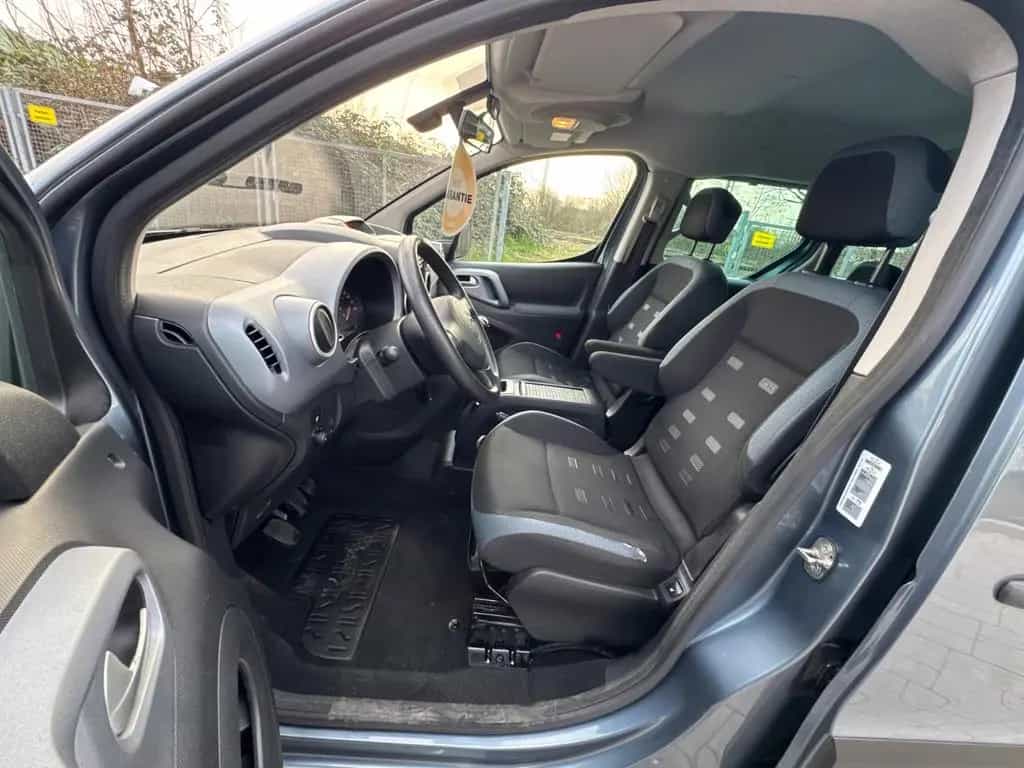 Citroën Berlingo 1.6 Kombi XTR 5-SITZER+KLIMAAUT+MFL+ISO 01/2009-photo-13
