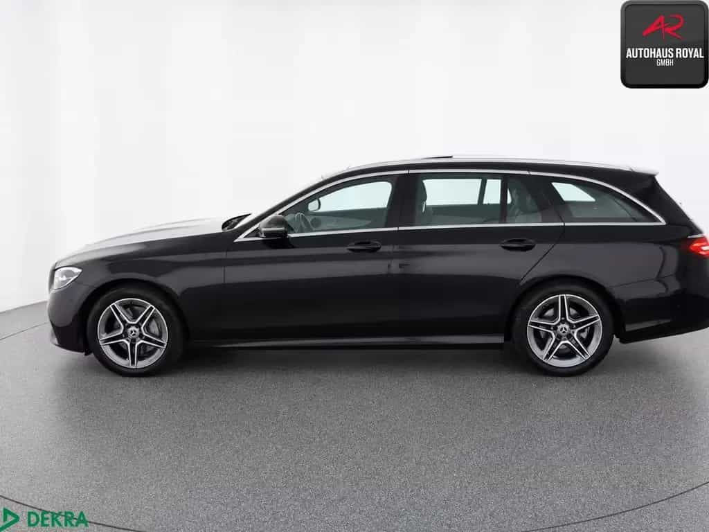 Mercedes-Benz E 300 d T 4M AMG KAMERA,PANO,AMBIENTE,MEMORY,AHK 07/2022-photo-1