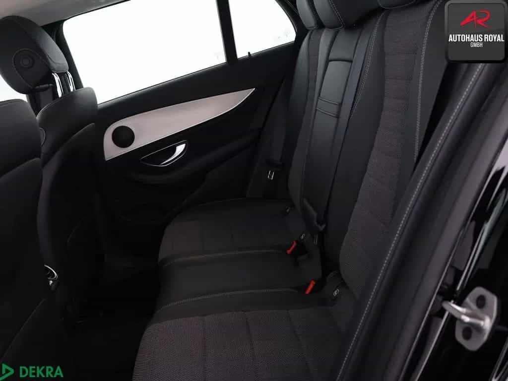Mercedes-Benz E 300 d T 4M AMG KAMERA,PANO,AMBIENTE,MEMORY,AHK 07/2022-photo-11
