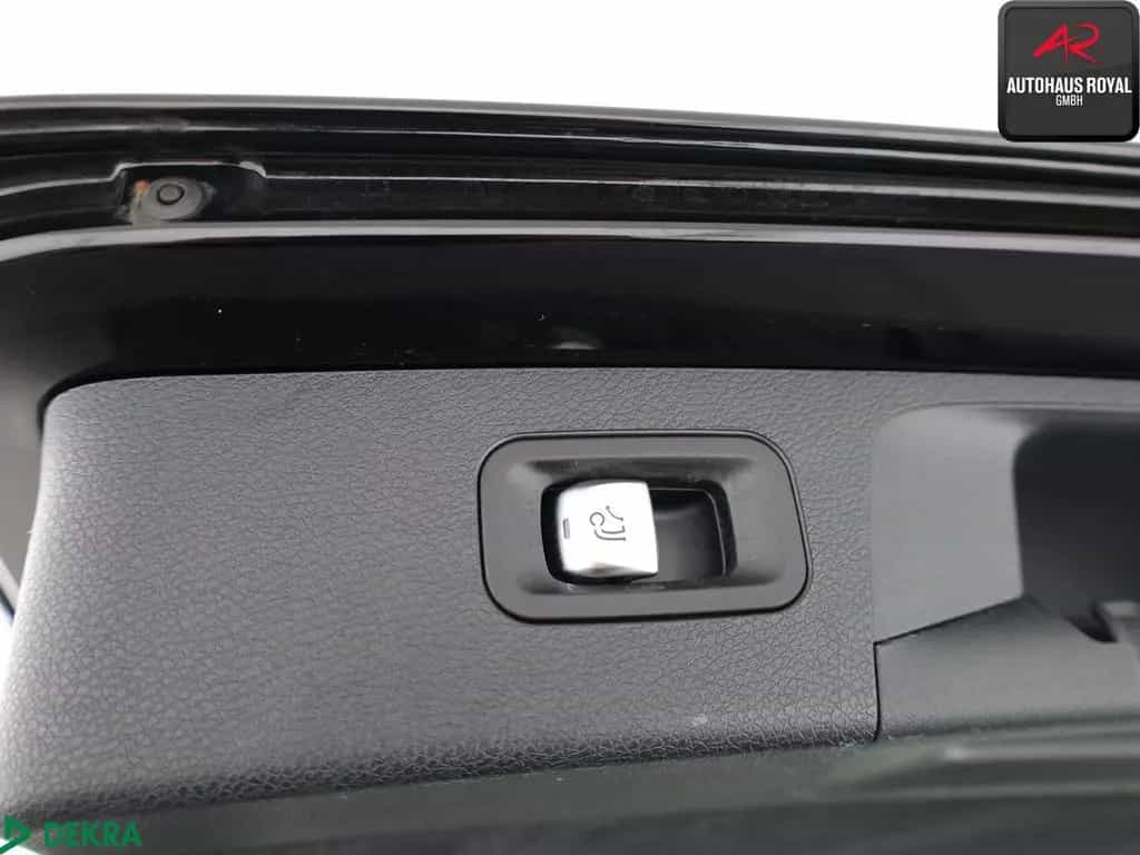 Mercedes-Benz E 300 d T 4M AMG KAMERA,PANO,AMBIENTE,MEMORY,AHK 07/2022-photo-23