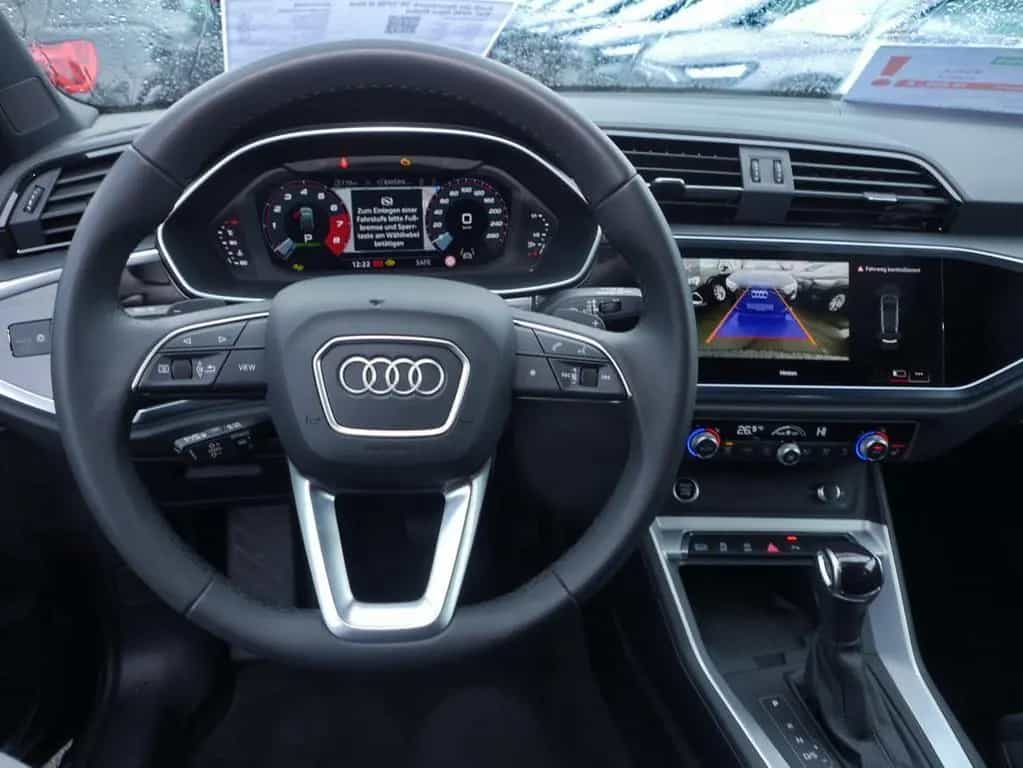 Audi Q3 Sportback 35 TFSI S line Ext. AHK Navi RüKa 08/2025-photo-4