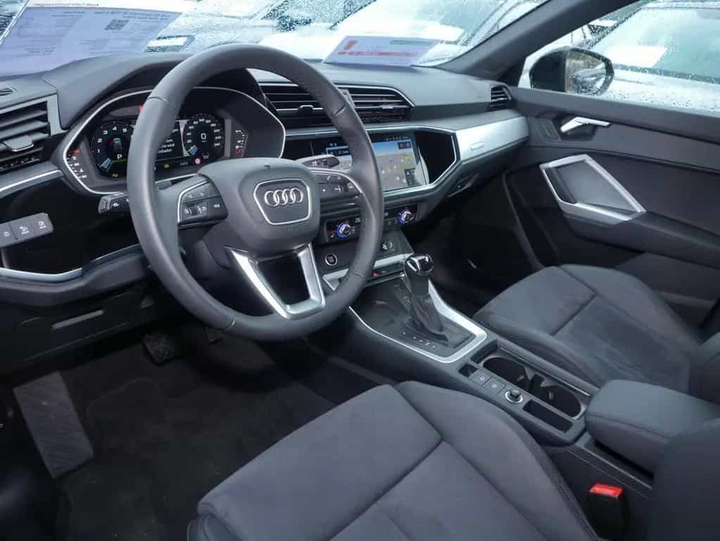 Audi Q3 Sportback 35 TFSI S line Ext. AHK Navi RüKa 08/2025-photo-6