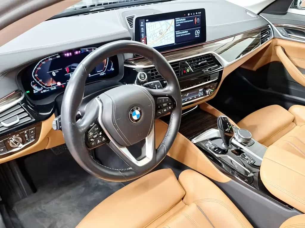 BMW 5 Series d xDrive Touring AHK Driv.Assist.Prof Kamera 11/2022-photo-3