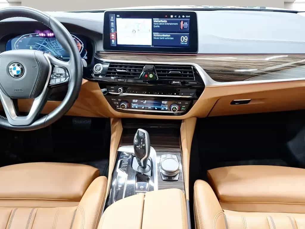 BMW 5 Series d xDrive Touring AHK Driv.Assist.Prof Kamera 11/2022-photo-6