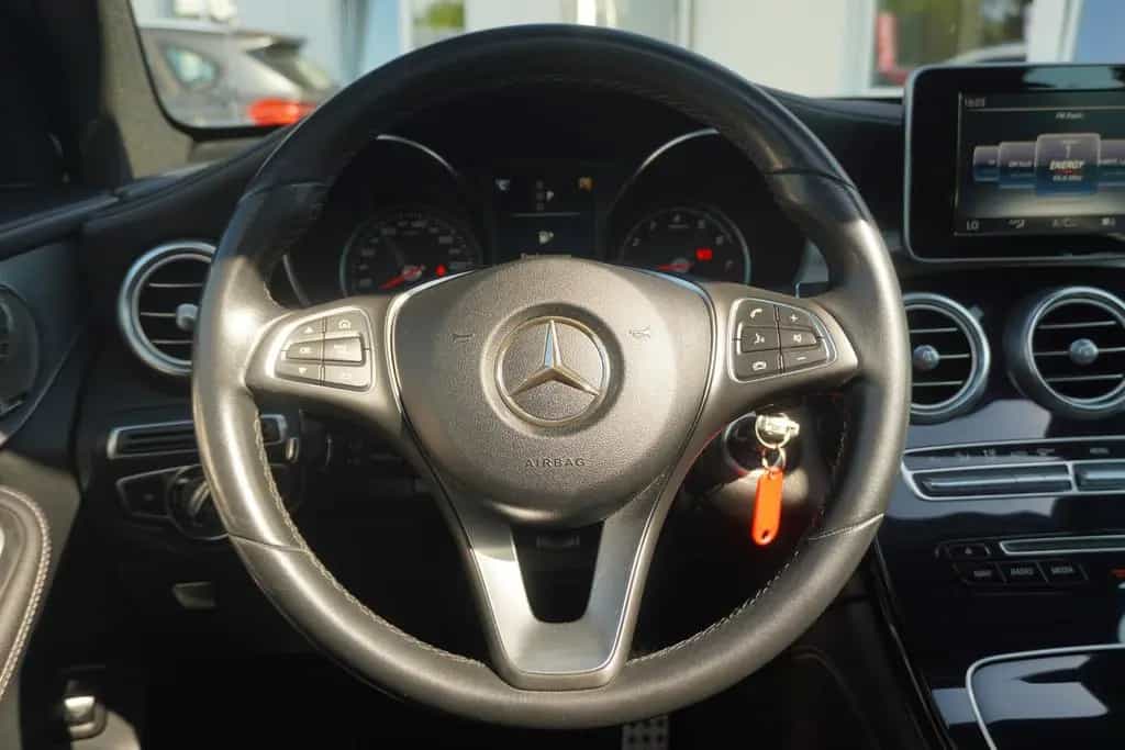 Mercedes-Benz GLC 250 4Matic Aut. LED Navi Panorama Burmester 04/2017-photo-16