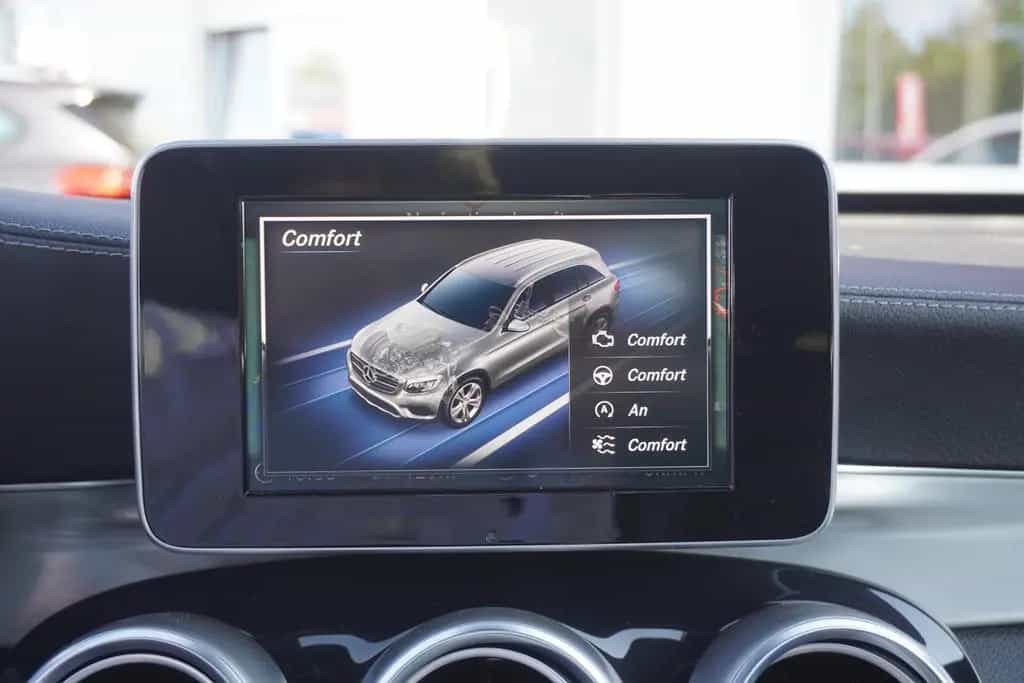Mercedes-Benz GLC 250 4Matic Aut. LED Navi Panorama Burmester 04/2017-photo-22