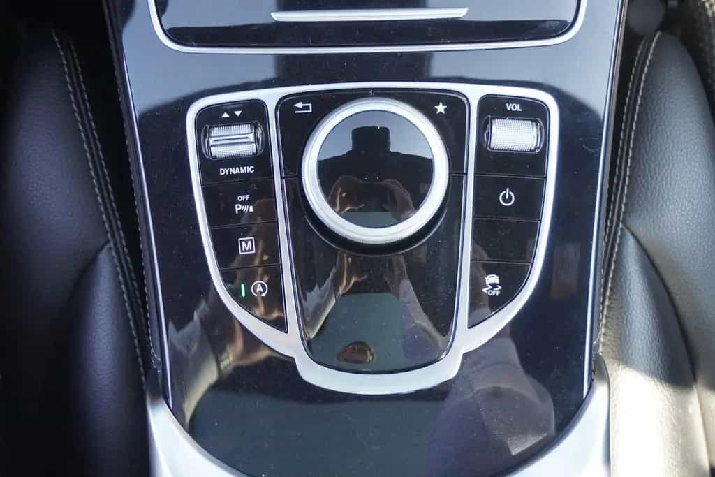 Mercedes-Benz GLC 250 4Matic Aut. LED Navi Panorama Burmester 04/2017-photo-25