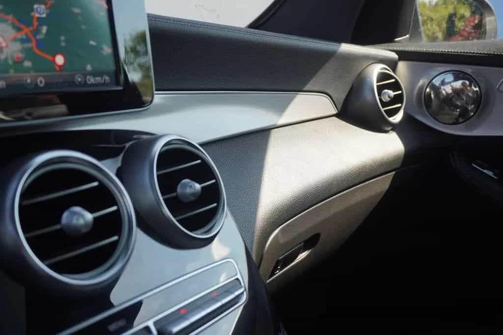 Mercedes-Benz GLC 250 4Matic Aut. LED Navi Panorama Burmester 04/2017-photo-27