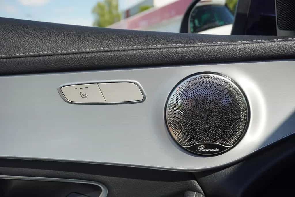 Mercedes-Benz GLC 250 4Matic Aut. LED Navi Panorama Burmester 04/2017-photo-30