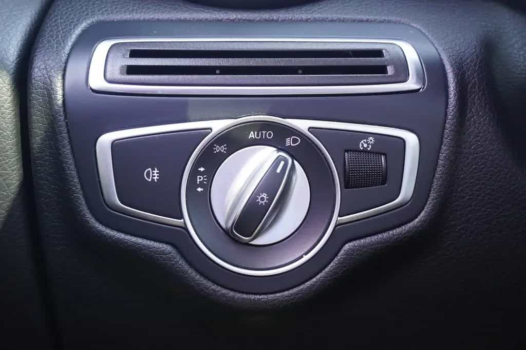 Mercedes-Benz GLC 250 4Matic Aut. LED Navi Panorama Burmester 04/2017-photo-33