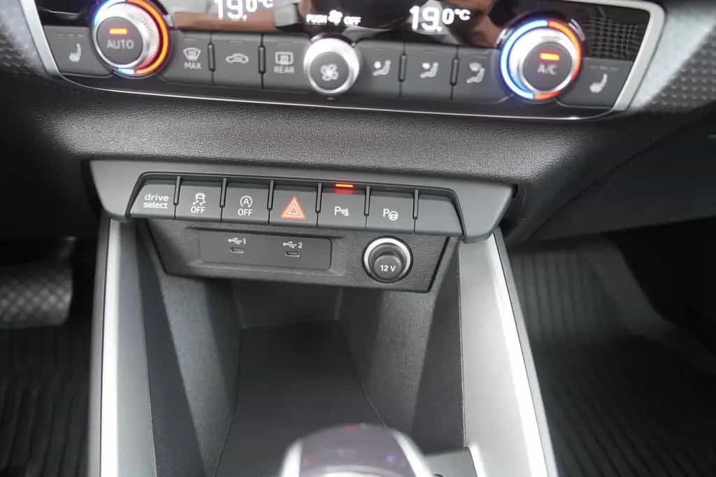 Audi A1 Sportback 40 TFSI S line LED ACC App-Connect 12/2021-photo-23